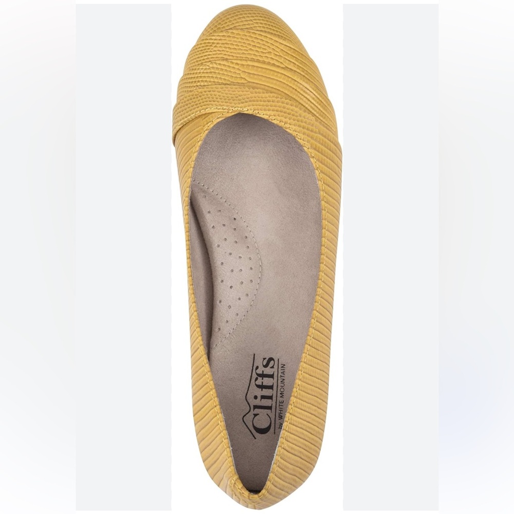 Cliffs by White Mountain Clara ballet flats Sz 8 W Women's Yellow comfort shoes